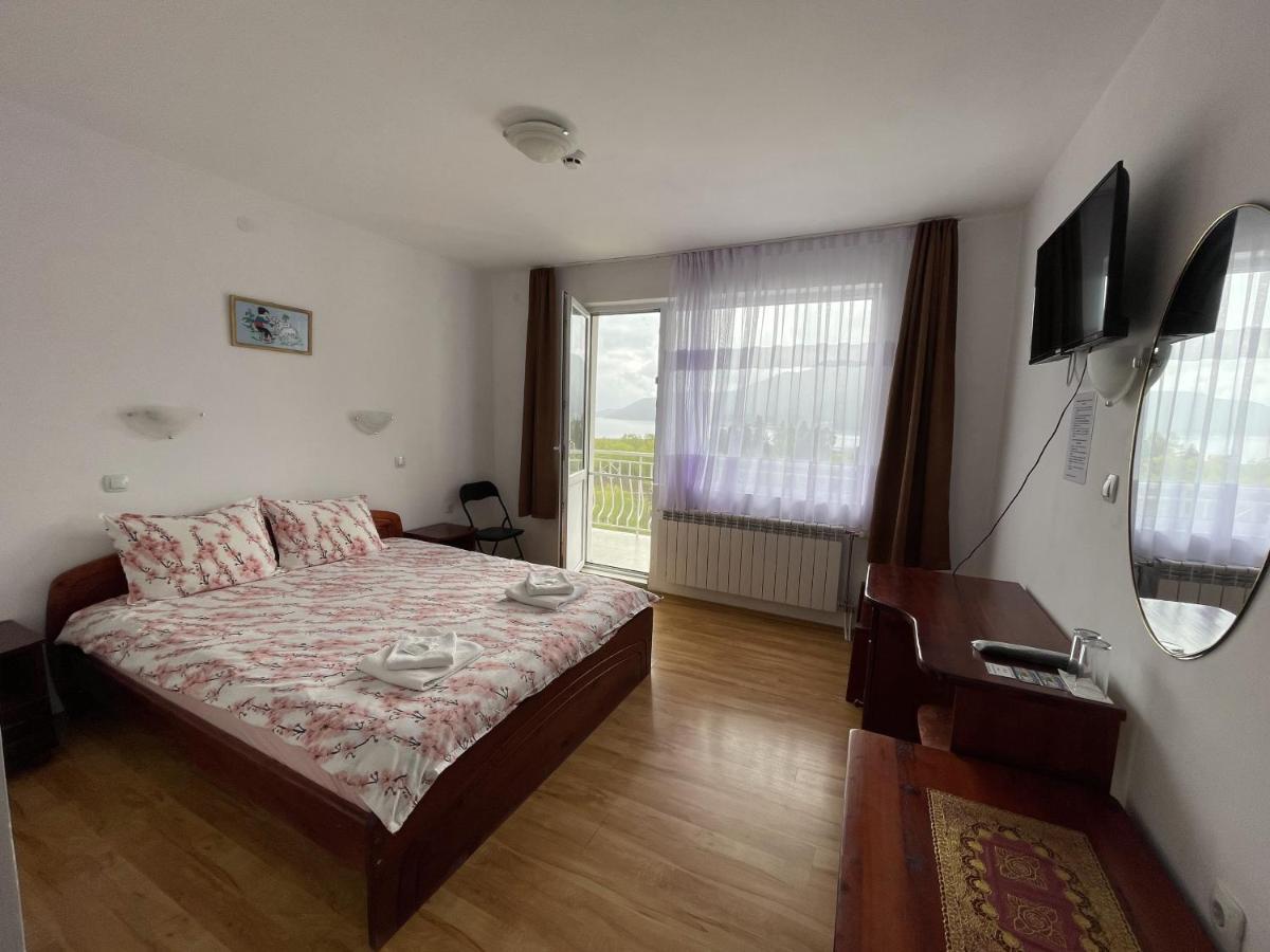 Family Hotel Panorama Sŭrnitsa Exteriör bild