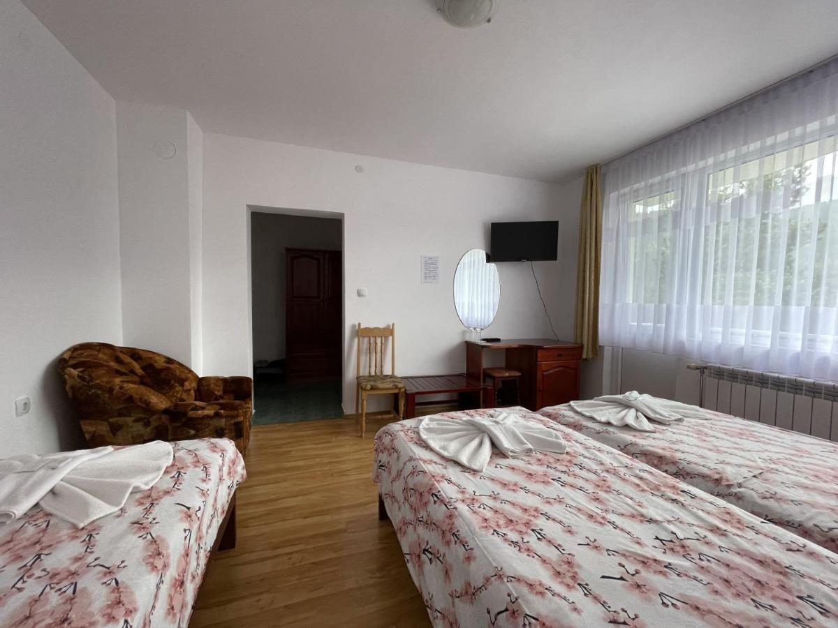 Family Hotel Panorama Sŭrnitsa Exteriör bild