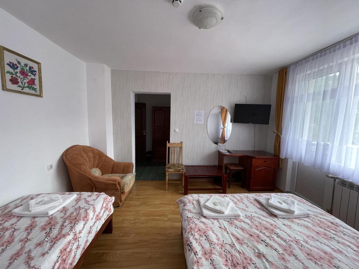 Family Hotel Panorama Sŭrnitsa Exteriör bild