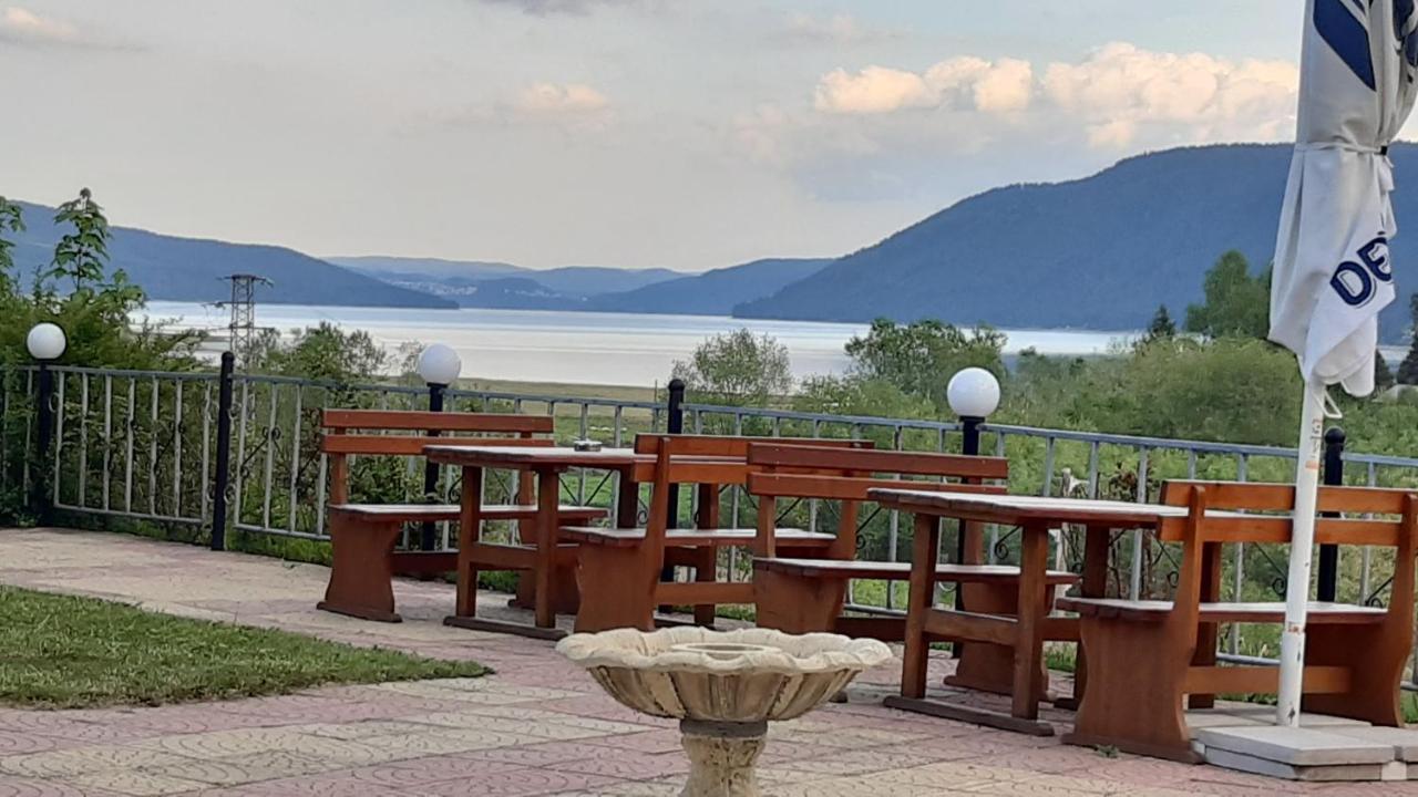 Family Hotel Panorama Sŭrnitsa Exteriör bild