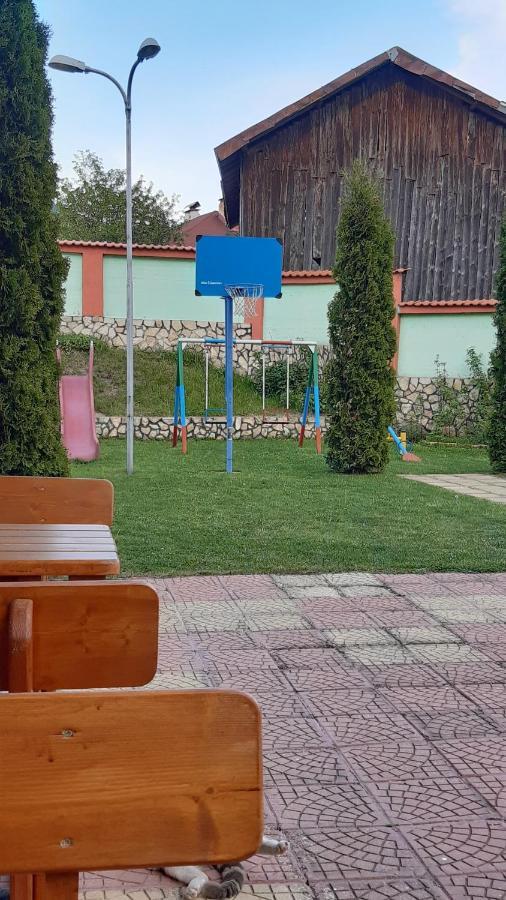Family Hotel Panorama Sŭrnitsa Exteriör bild